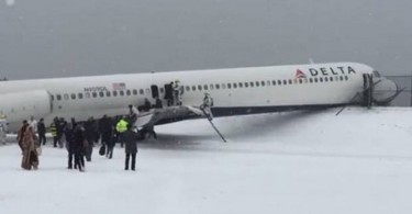 Túlfutott a leszállópályán egy gép New Yorkban