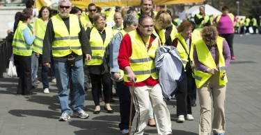 Fogyatékossággal élõ emberek demonstráltak a Parlamentnél