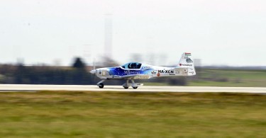Megérkezett a Földközi-tengert megkerülő légi emlékexpedíció