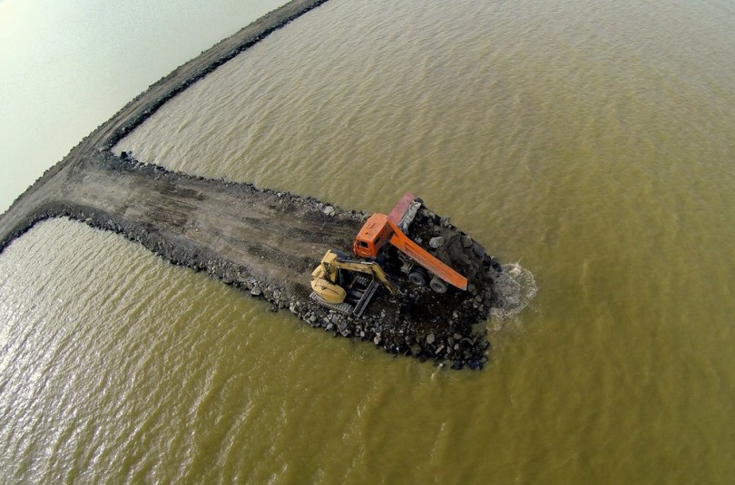 A balatonfenyvesi kikötő építés közben